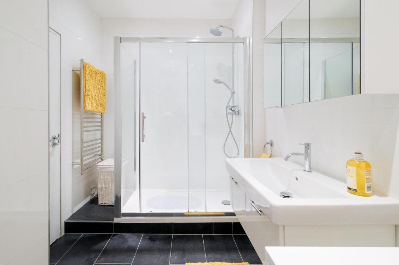 Lovely 2 Bed Flat In Canal Side Gated Development Apartment ลอนดอน ภายนอก รูปภาพ